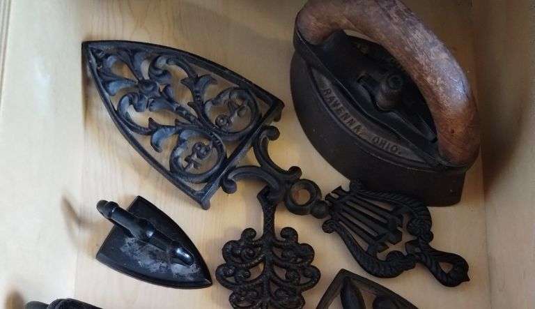 Lot Vintage Cast Iron Trivets