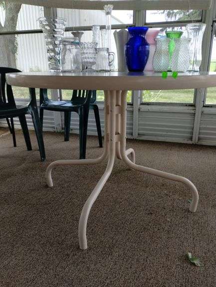 Glass Top Patio Table Round