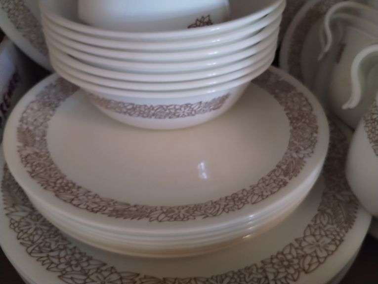 Set Corelle Woodland Pattern Dishes Vintage