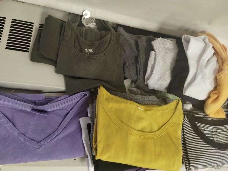 Ladies Clothing Large T-Shirt  LOT S-M 4-8