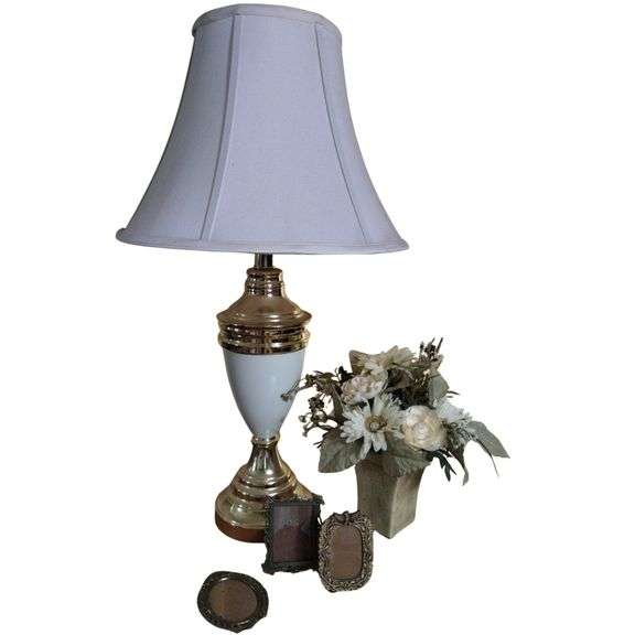 Decor Lot Table Lamp Ornate Gold Small Picture Frames