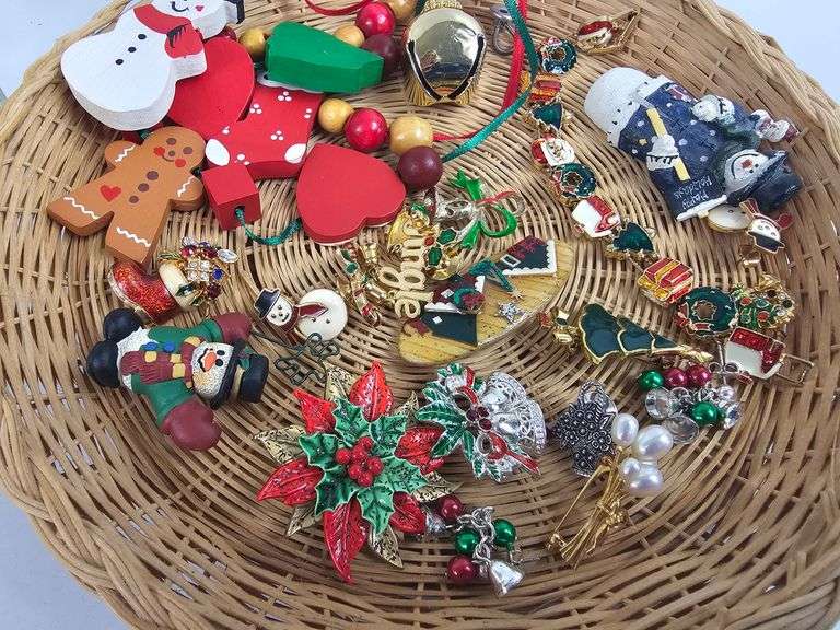 Pickers LOT: Pins Lapel Masonic Christmas Fashion