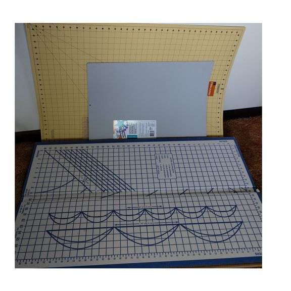 LOT: Fiskars Cutting Mats Sewing Quilting Crafts