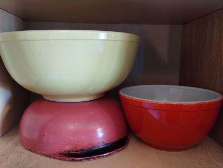 Pyrex Mixing Bowls Primary Pink Yellow