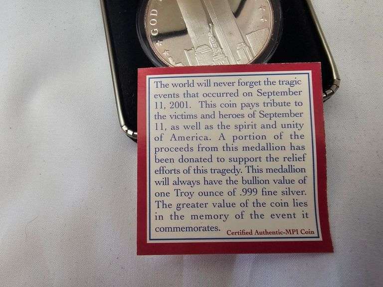 2001 Fine Silver Coin World Trade Center Towers 1 Troy Oz