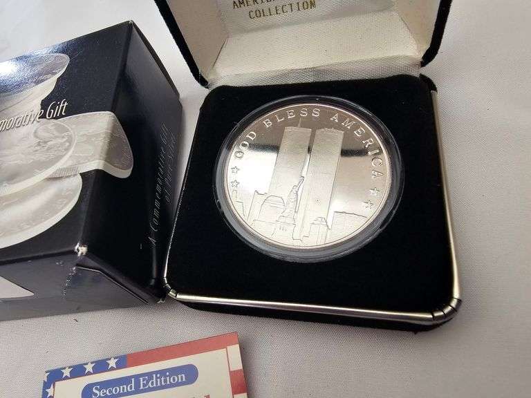 2001 Fine Silver Coin World Trade Center Towers 1 Troy Oz