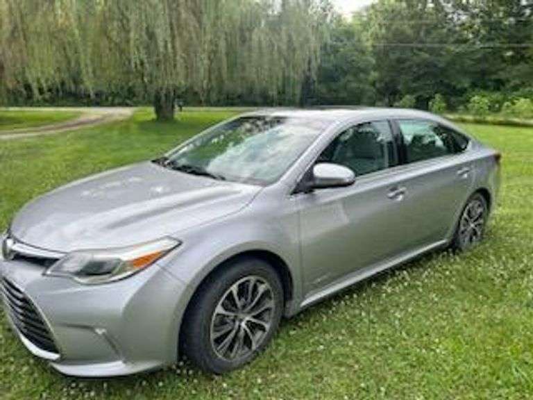 2018 Avalon Hybrid- 68037 Miles