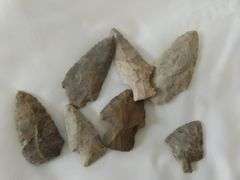 LOT Primitive Mixed Arrow Heads Indiana Native American
