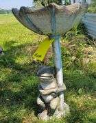 Vintage Frog & Umbrella Bird Bath Figure Outdoor Garden