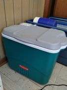 Rubbermaid Cooler & Tubs