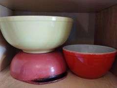Pyrex Mixing Bowls Primary Pink Yellow