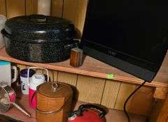 Pickers Lot Pioneer Seed Co Cooler Appliances TV Punch Set