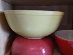Pyrex Mixing Bowls Primary Pink Yellow