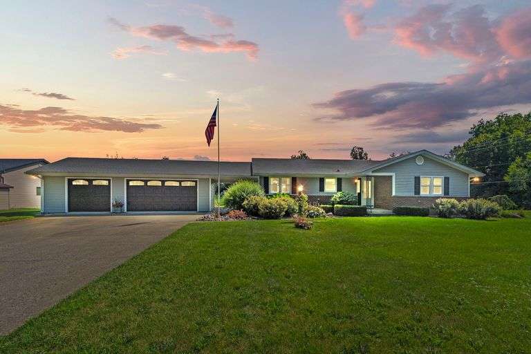 17846 Lima Rd Huntertown, IN 46748