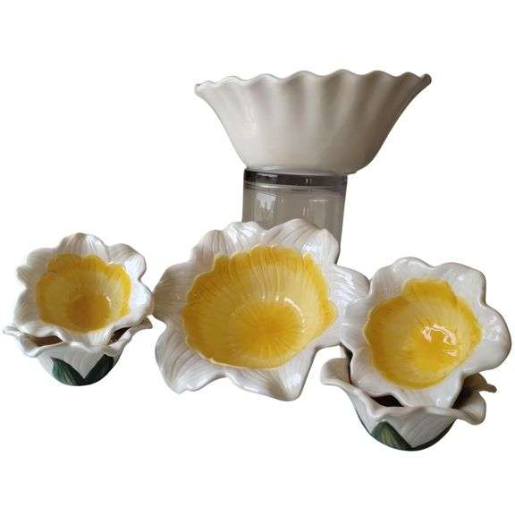 Pier 1 Daffodils Bowl Set Berry Chip Snack Ceramic