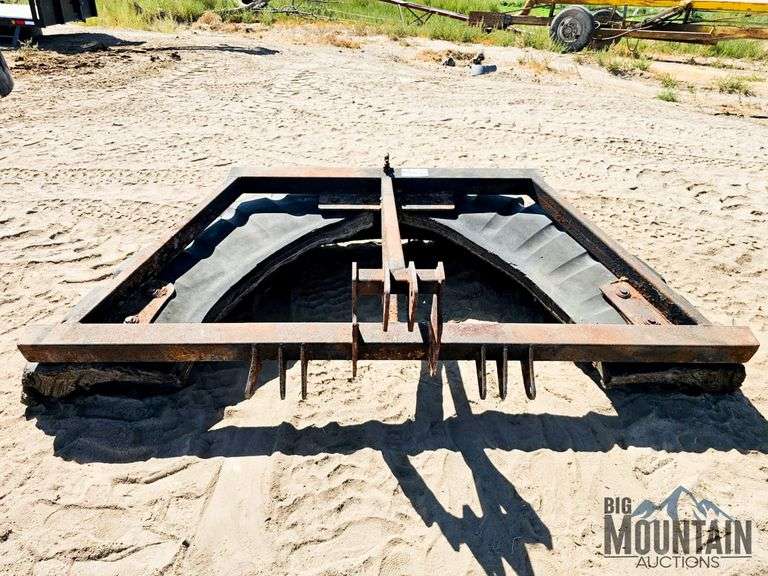 Custom 8' 3 Pt Rubber Tired Scraper