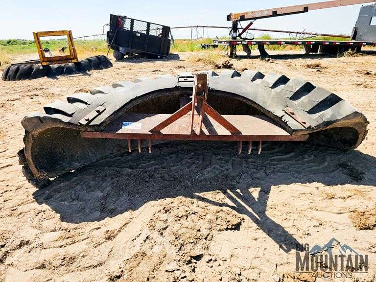 Custom 8' 3 Pt Rubber Tired Scraper