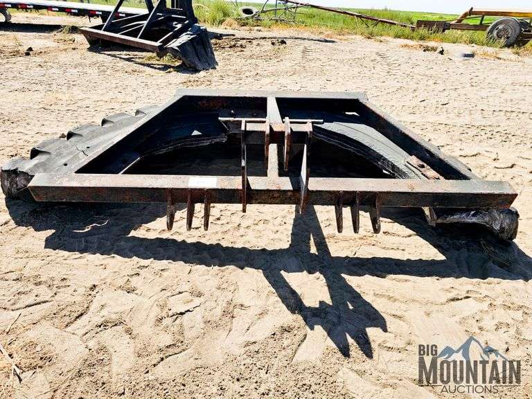 Custom 8' 3 Pt Rubber Tired Scraper