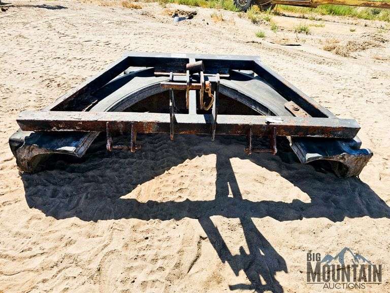 Custom 8' 3 Pt Rubber Tired Scraper