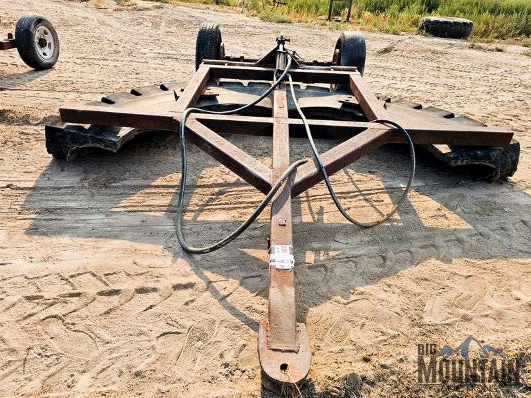 Custom 10' Pull Type Hyd Rubber Tired Scraper