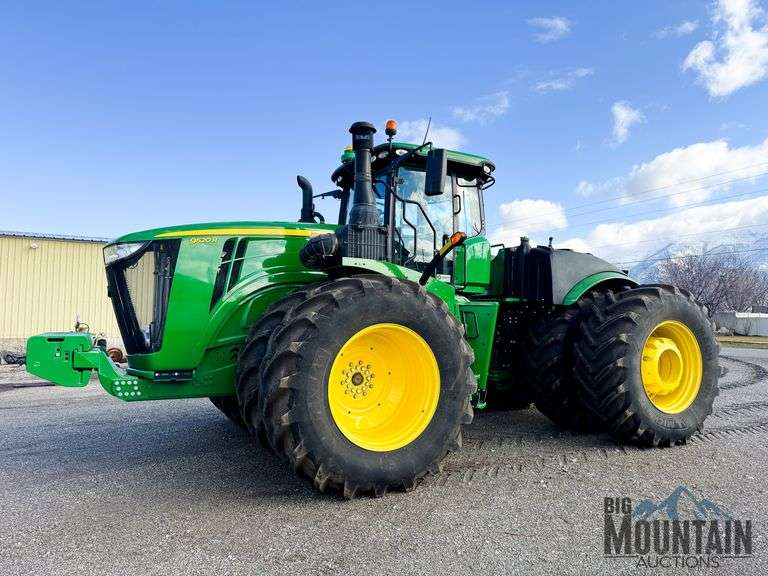 2021 John Deere 9520R Articulated Tractor