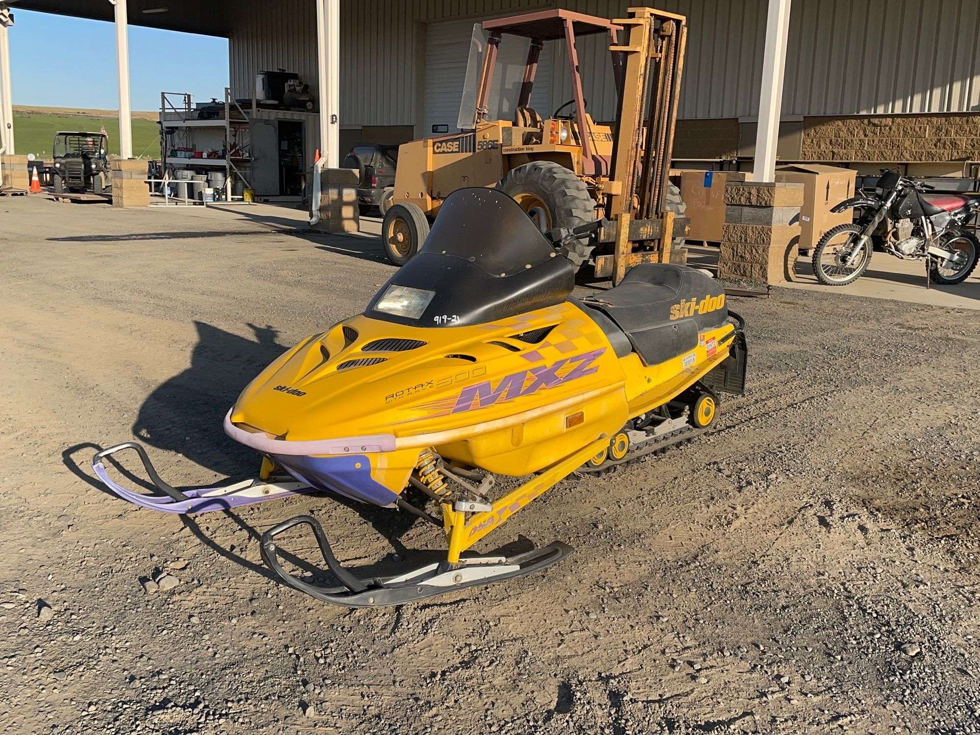 1999 Bombardier Ski Doo MXZ 500 Snowmobile - Booker Auction Company