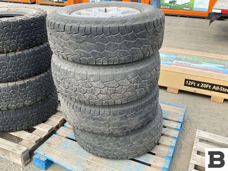Pathfinder 265/70R17 Tires & Rims - Booker Auction Company