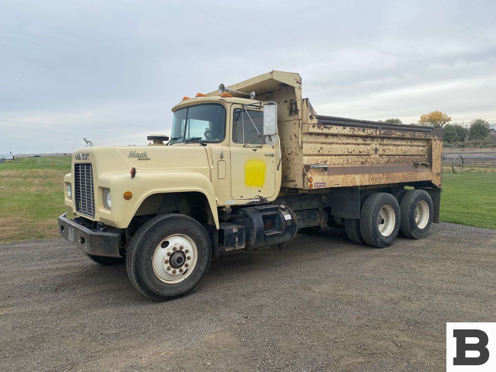 1991 Mack RD688S Dump Truck - Booker Auction Company