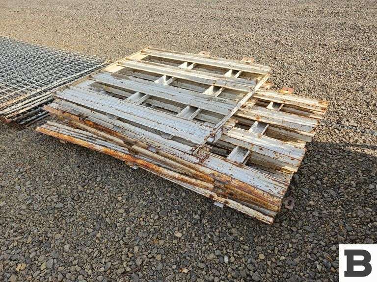 Side Racks Booker Auction Company