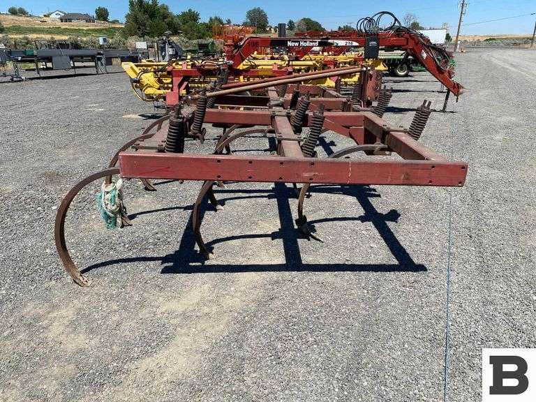 Case International 5500 Chisel Plow