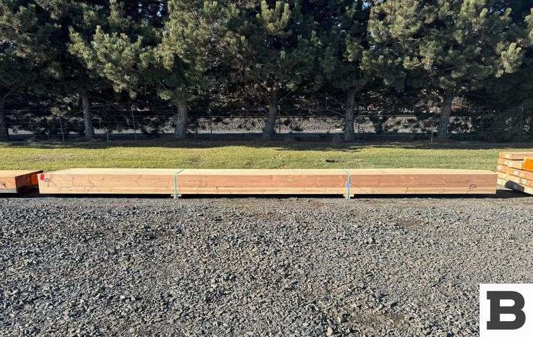10.5"x23.75"x17'8.5" Glulam Beam