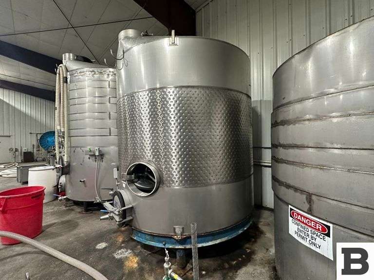 Santa Rosa 3,000 Gallon Wine Fermentation Tank
