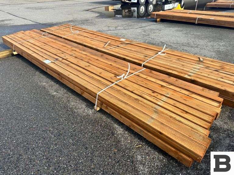 (20) 4" x 4" 16 ft. Brown Treated Posts - Booker Auction Company