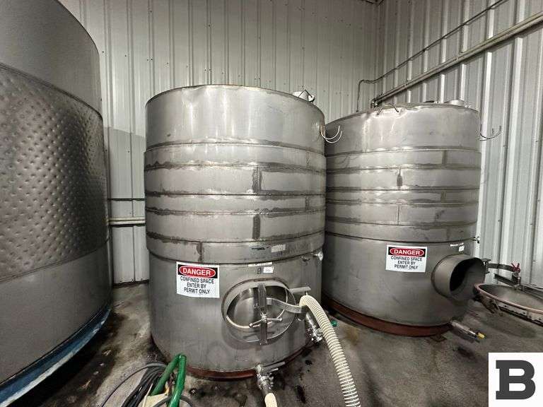 1,600 Gallon Wine Storage Tank