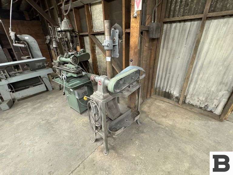 Delta Milwaukee Belt Sander/ Polisher