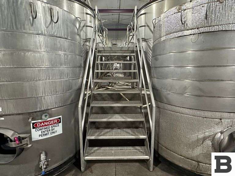 38'x40.5" Catwalk and Stairs