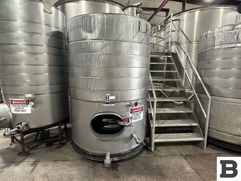1000 Gallon Wine Storage Tank