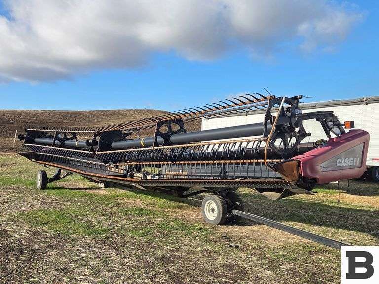 2010 Case IH 2162 Header - Palouse, Wa - Booker Auction Company