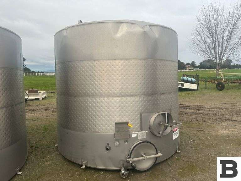 Liquid Assets Manufacturing 4,350 Gallon Wine Fermentation Tank - Caution