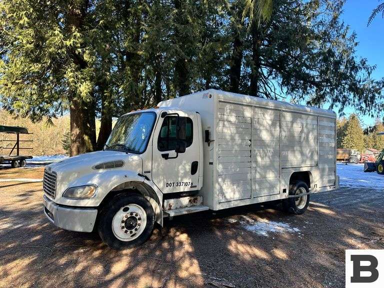 2005 Freightliner M2 Delivery Truck - Lynden, WA