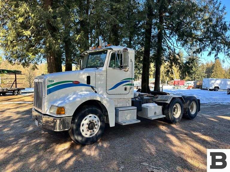 1997 Peterbilt 385 Tractor Truck - Lynden, WA