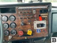 1987 Peterbilt 375 Tractor Truck