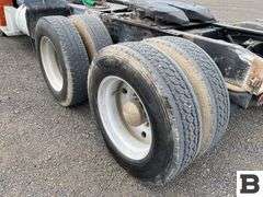 1987 Peterbilt 375 Tractor Truck