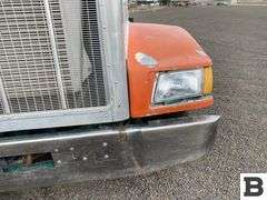 1987 Peterbilt 375 Tractor Truck