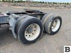 1987 Peterbilt 375 Tractor Truck