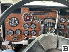 1987 Peterbilt 375 Tractor Truck