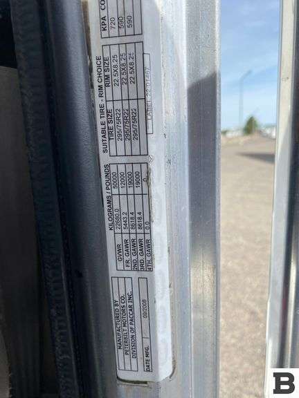 2009 Peterbilt 384 Tractor Truck