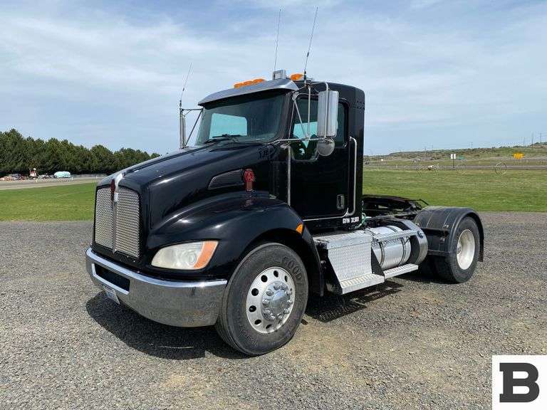 2017 Kenworth T370 Tractor Truck