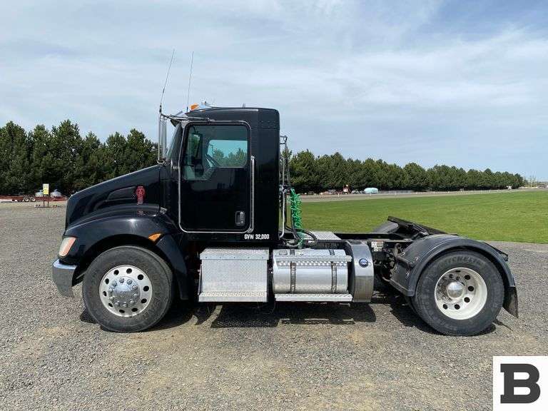 2017 Kenworth T370 Tractor Truck