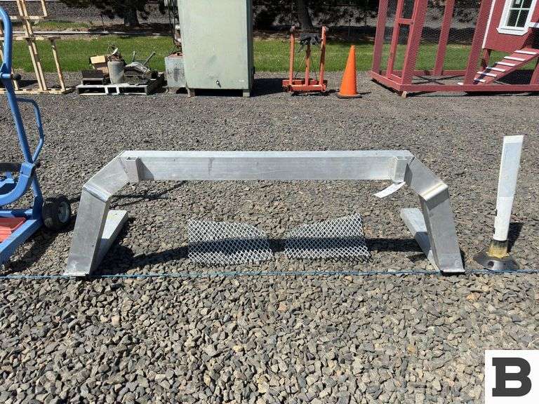 Headache Rack - Booker Auction Company